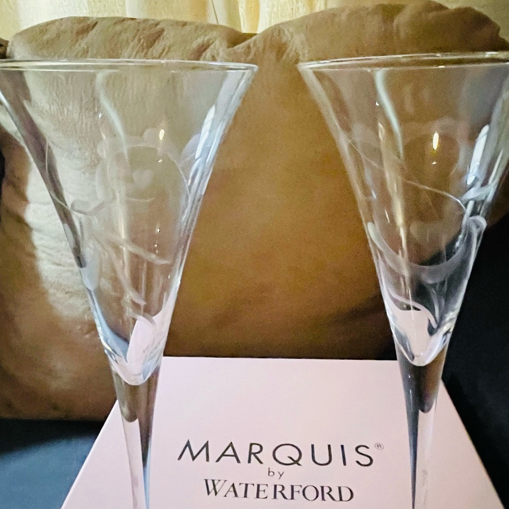Waterford Chrystal champagne glasses. - Picture 5 of 7